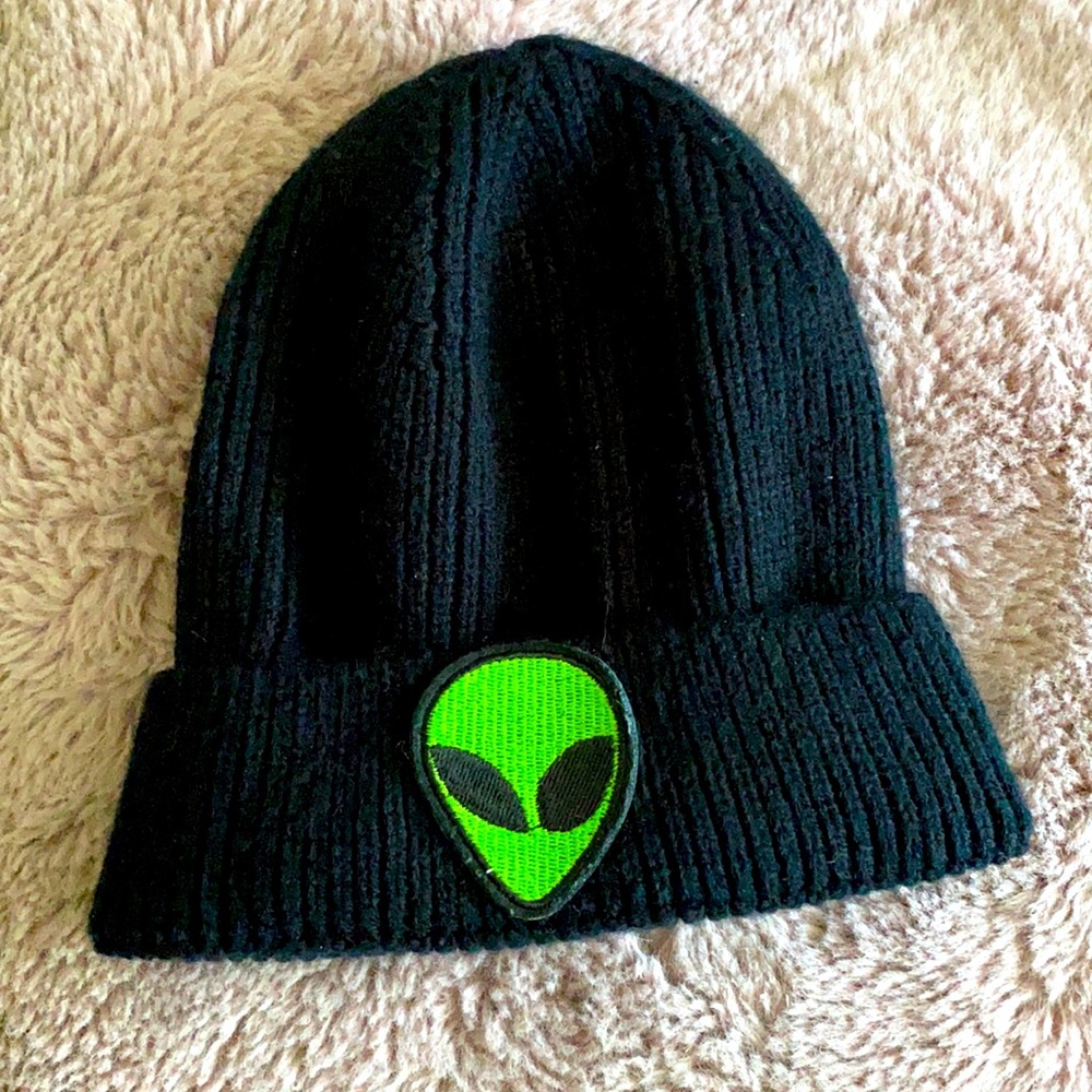 2/$15✨Handmade | Alien Beanie✨
